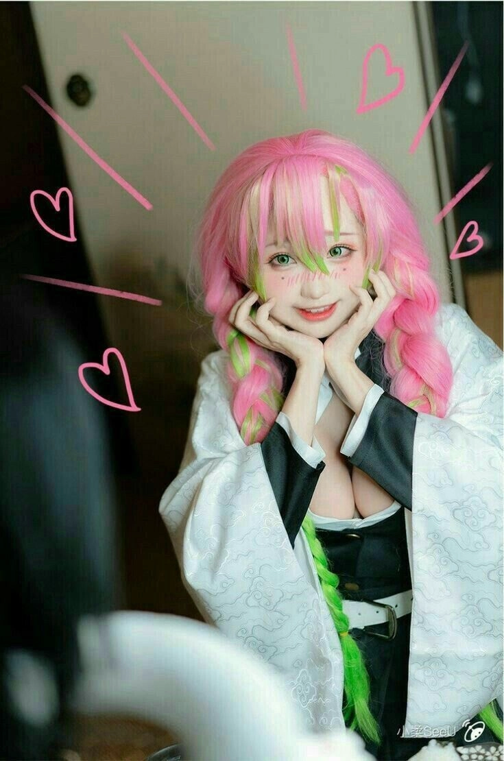 Mitsuri cosplay cute mang phong cách đáng yêu và dịu dàng