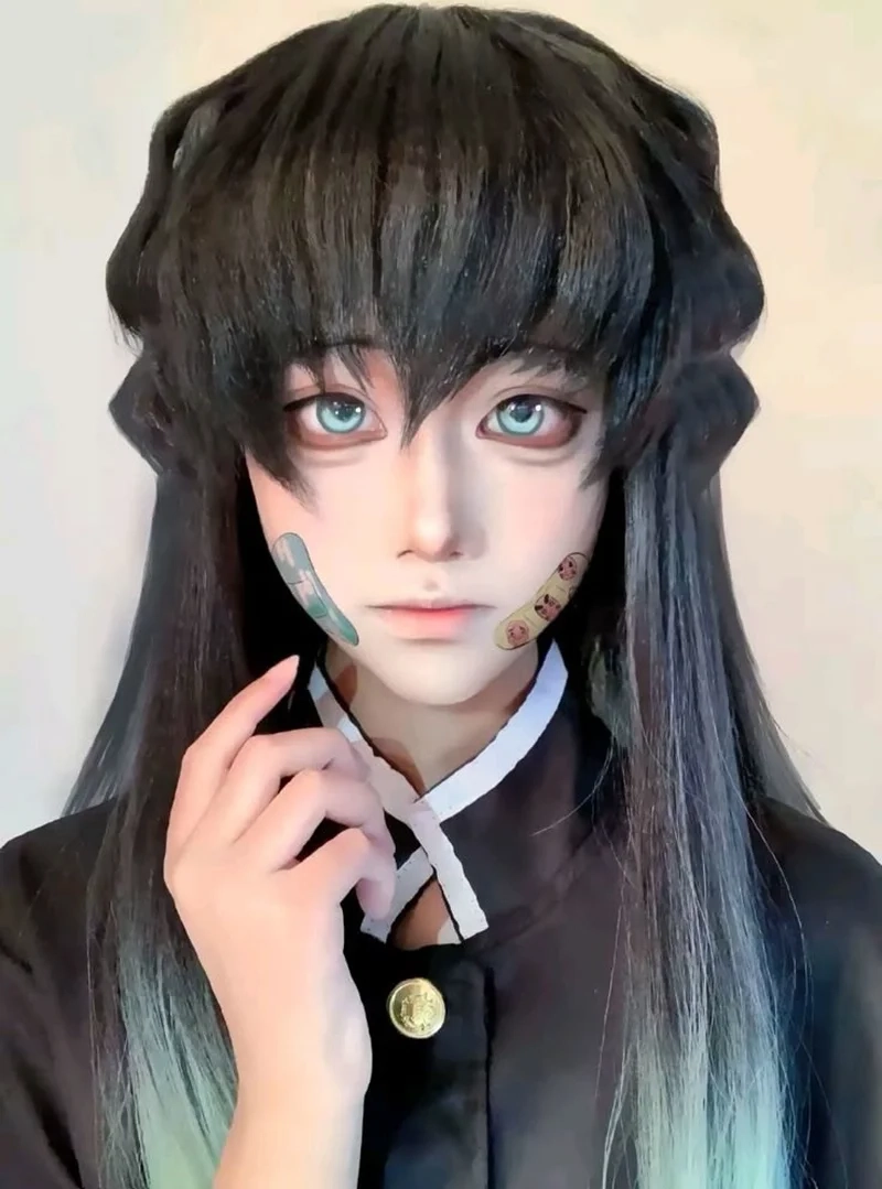 Muichiro cosplay ngầu khiến fan mê mẩn