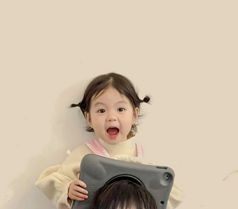 Đáng yêu avatar em bé cute tự nhiên