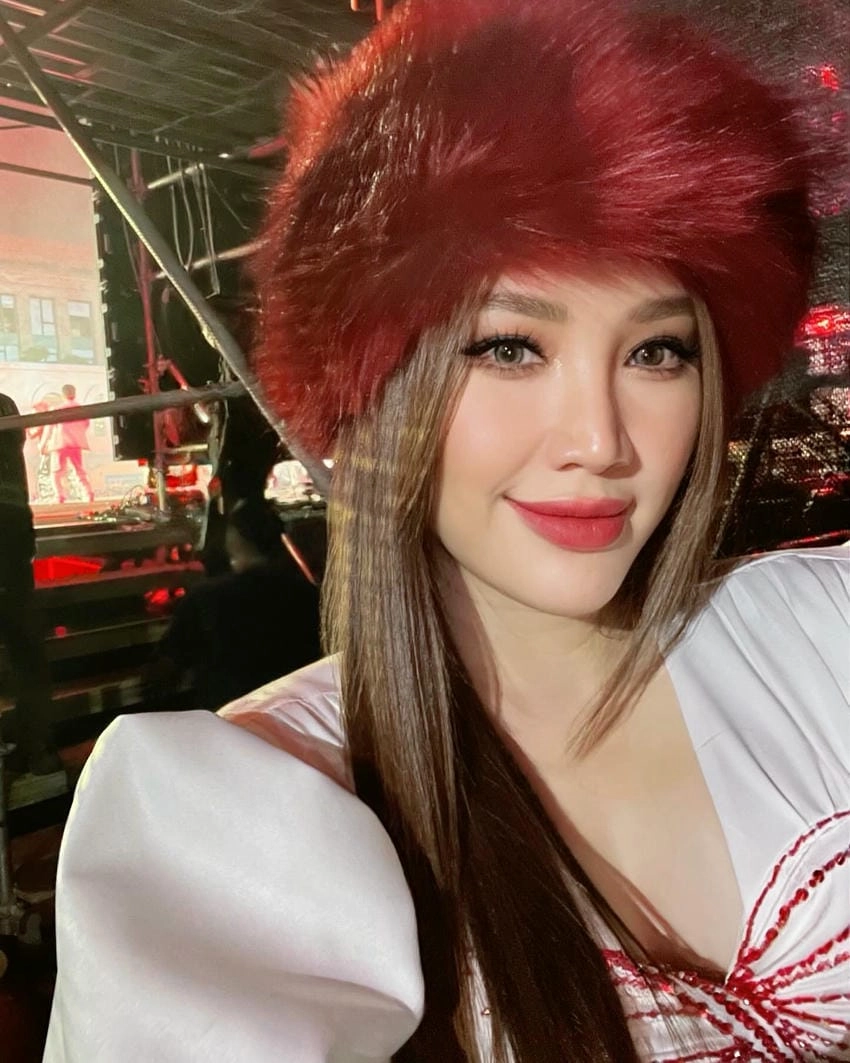 Ngôi Nhà Hoa Hồng Bảo Thy, song ca Quang Vinh