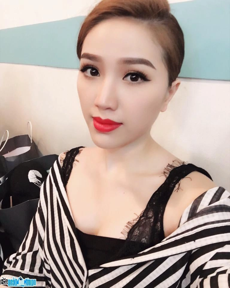 Gạt Đi Nước Mắt Bảo Thy, ballad đầy cảm xúc