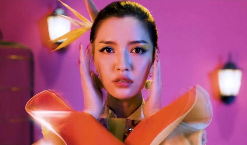 Bài hát Bùa yêu Bích Phương, lời ca ngọt ngào đầy cảm xúc