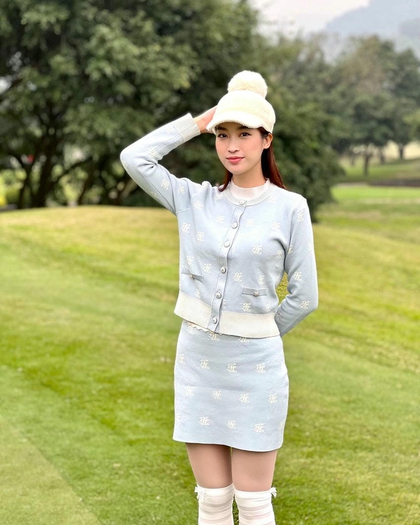 Hoa hậu Đỗ Mỹ Linh rực rỡ trong từng khoảnh khắc