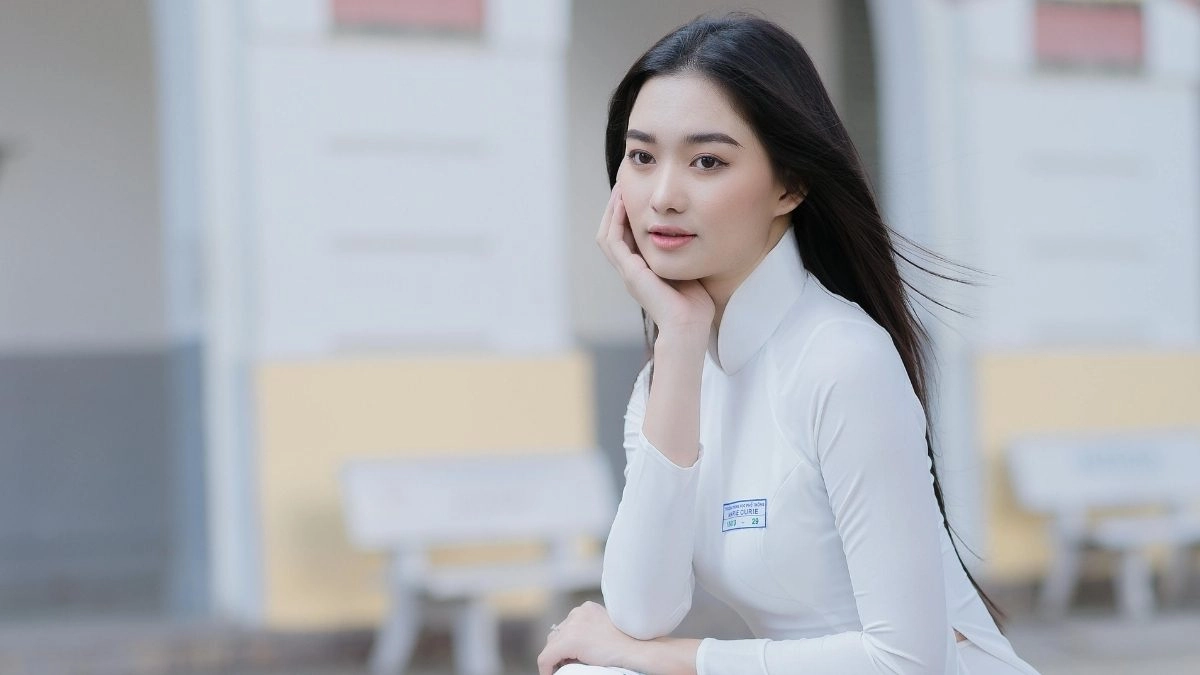 Hình nền máy tính gái xinh đẹp nổi bật màn hình
