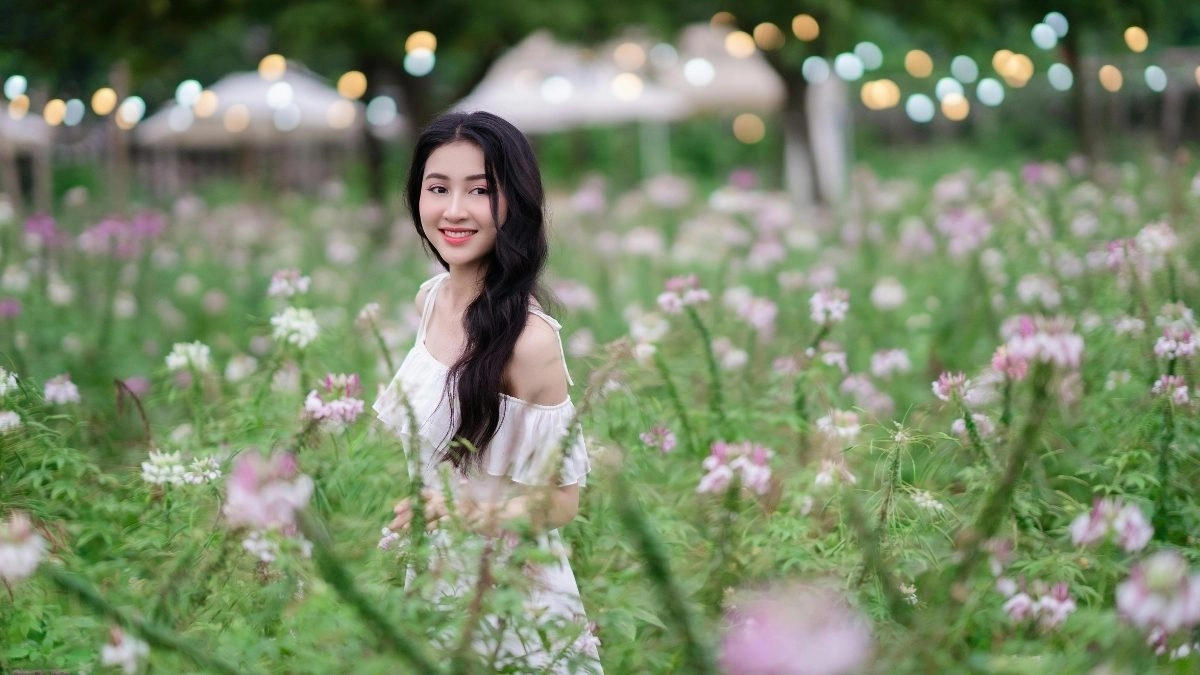 Hình nền gái xinh cho máy tính nhẹ nhàng tinh tế