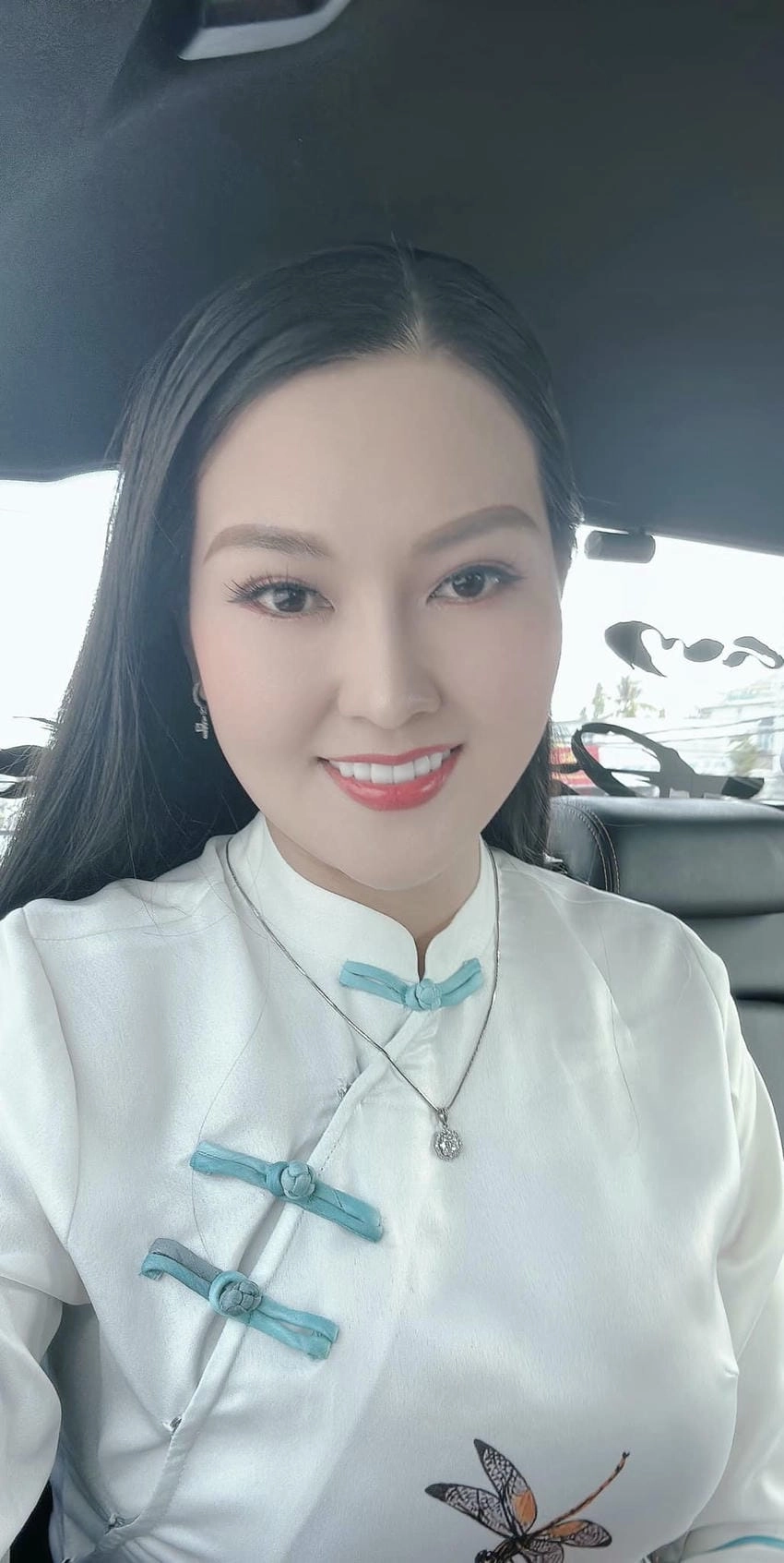 Hoa hậu Kim Thoa năm nay bao nhiêu tuổi? 39 rực rỡ