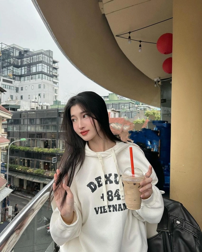 Á hậu Phương Nhi từng là sinh viên gương mẫu