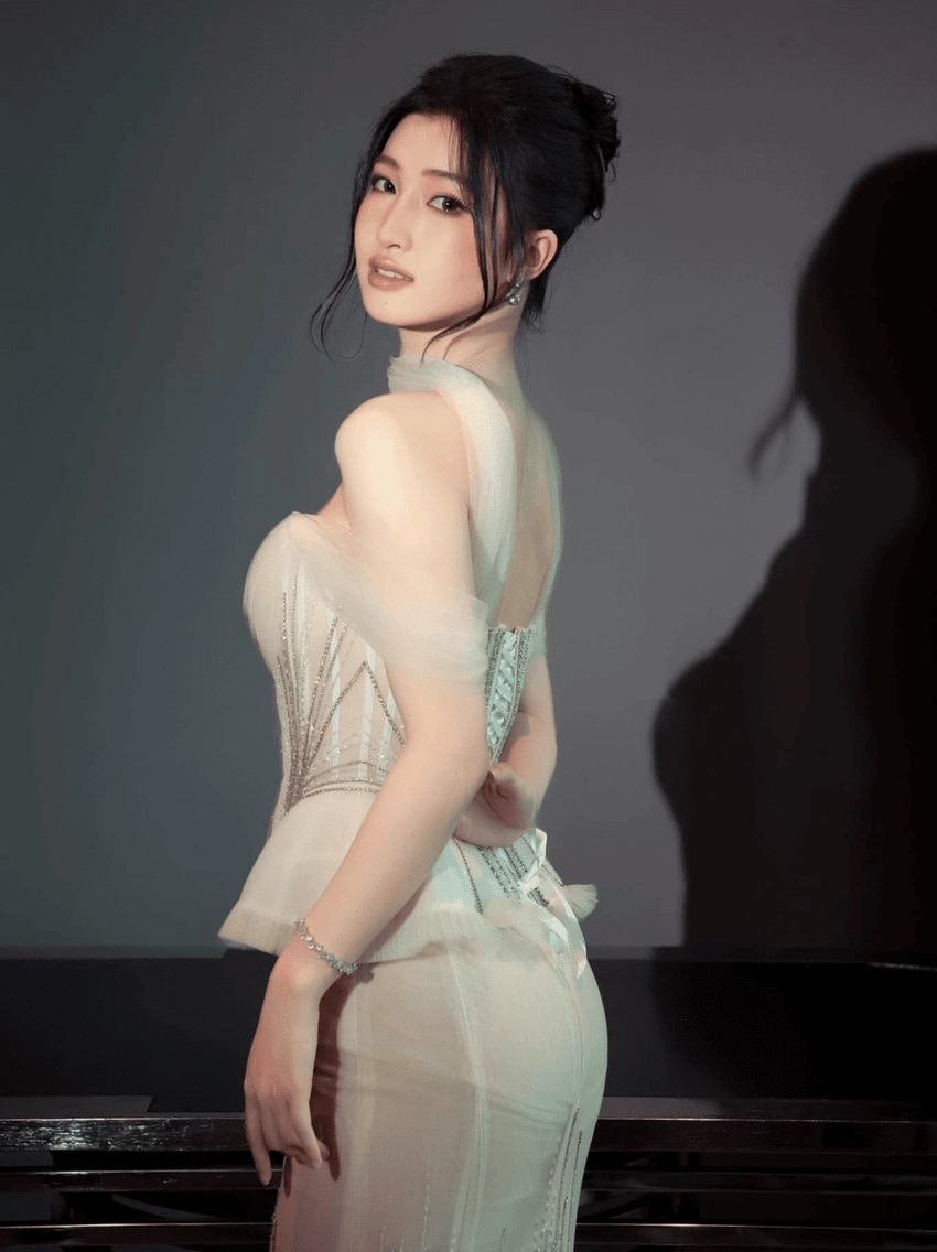 Á hậu Phương Nhi từng gây bão tại Miss World