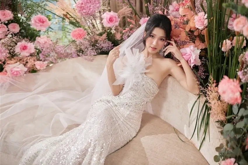 Á hậu Phương Nhi từng chinh chiến quốc tế