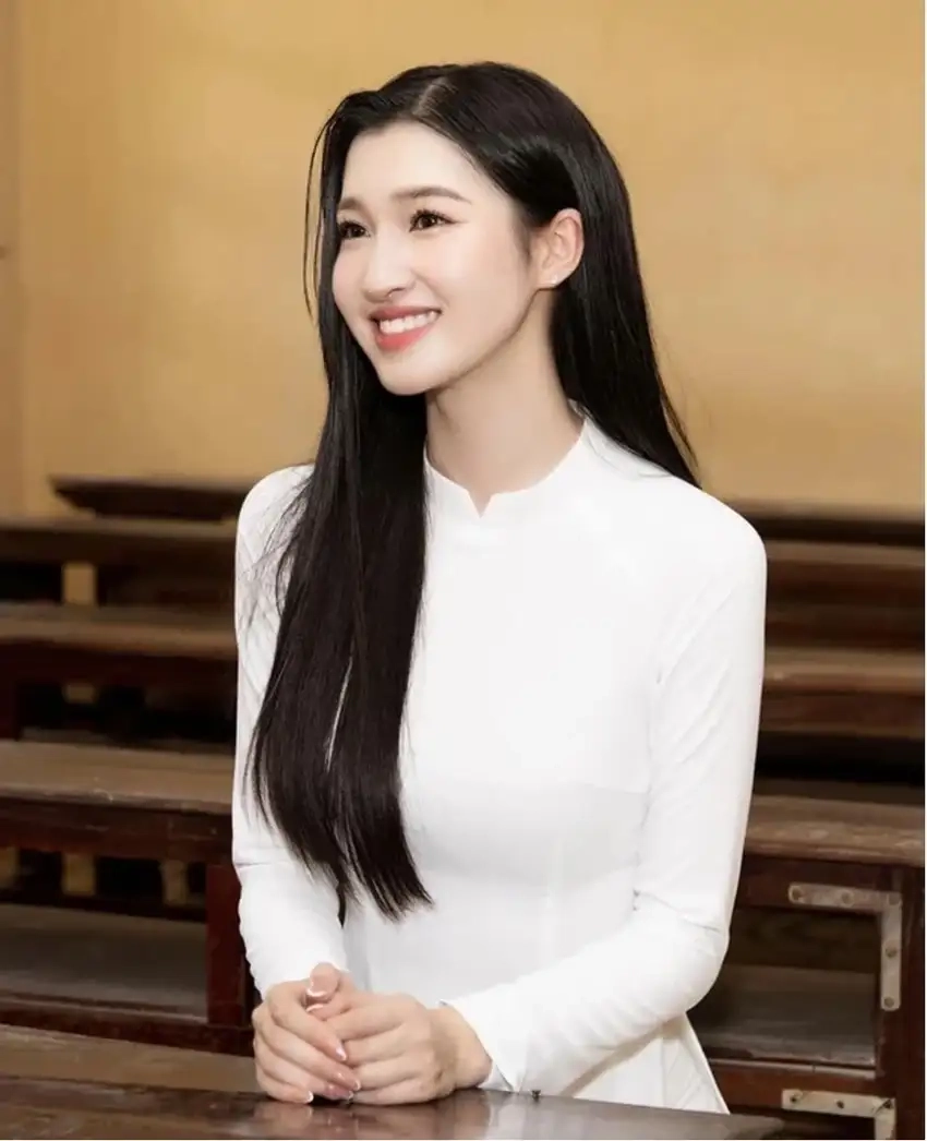 Á hậu Phương Nhi có số đo chuẩn chỉnh ấn tượng