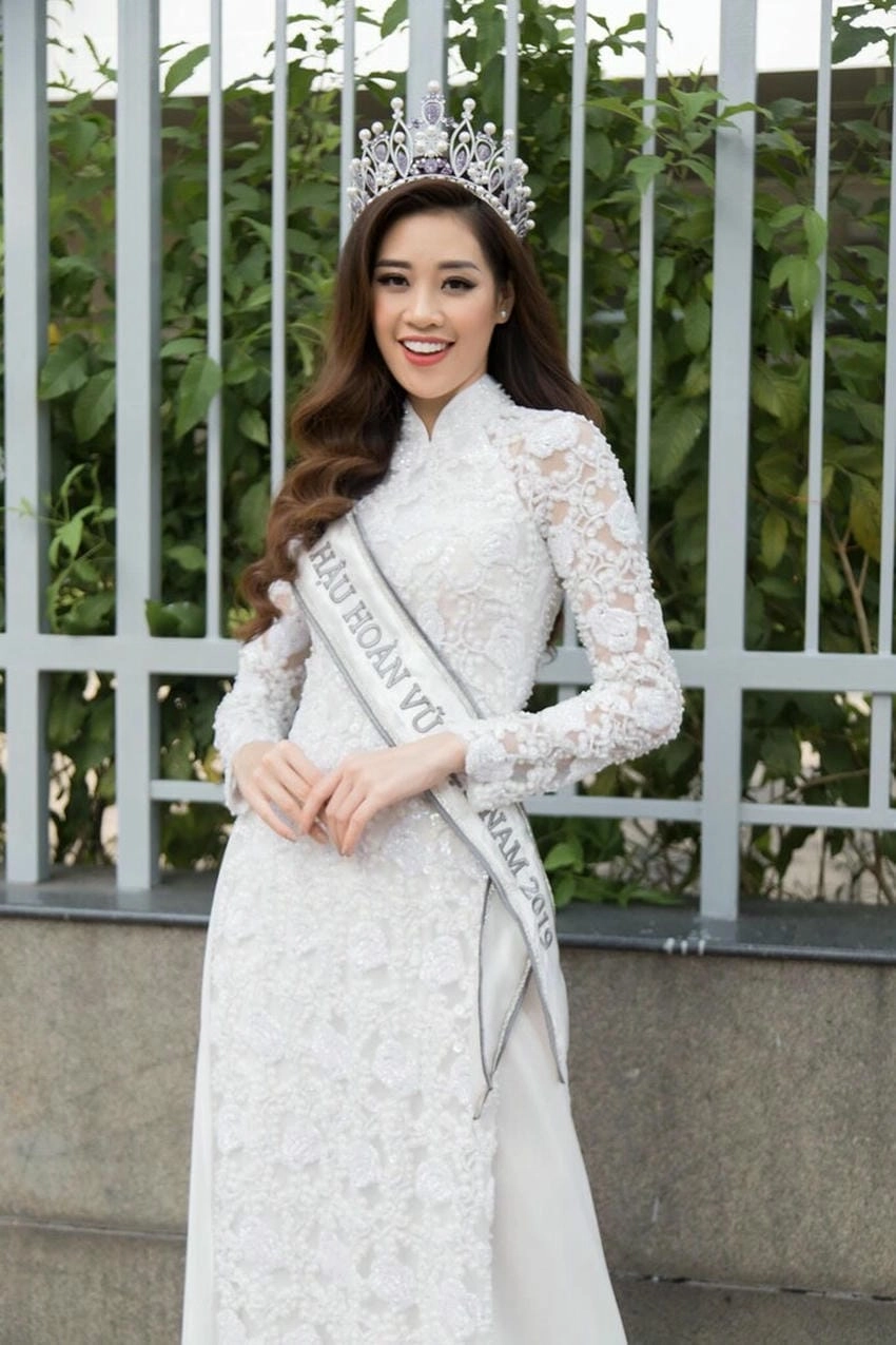 Danh xưng người đẹp áo dài Khánh Vân đầy xứng đáng