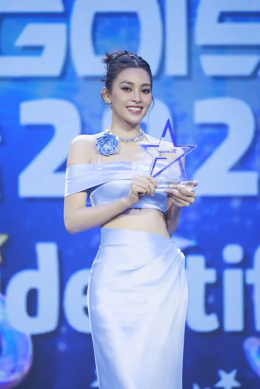 Trần Tiểu Vy học vấn đáng ngưỡng mộ