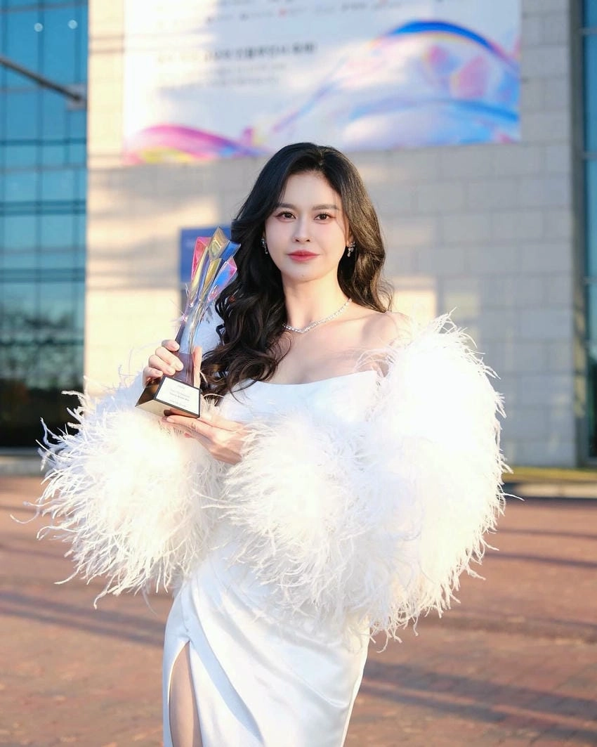 Trương Quỳnh Anh bao nhiêu tuổi, 36 tuổi vẫn trẻ trung