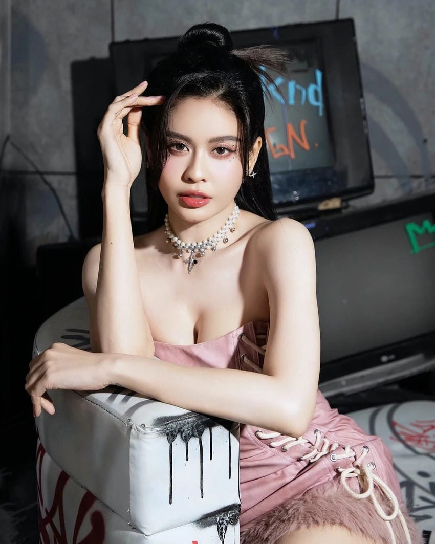Trương Quỳnh Anh cao bao nhiêu, cao 1m63 thanh thoát