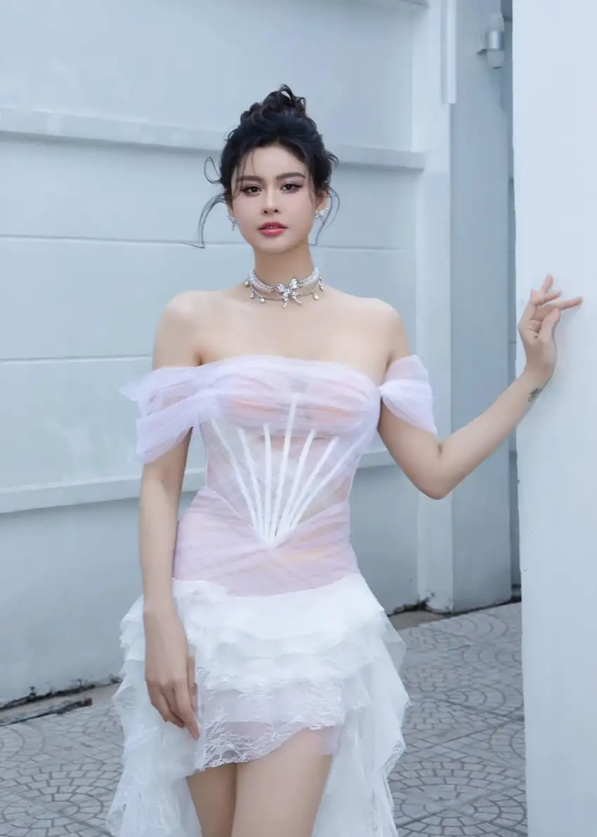 Hình ảnh của Trương Quỳnh Anh luôn trẻ trung rực rỡ