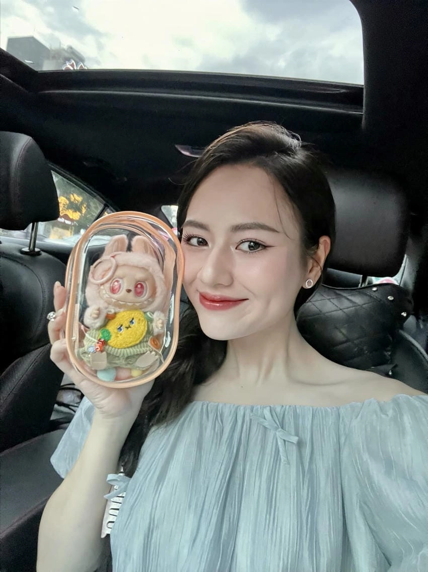 Diễn viên Việt Hoa tiểu sử, hành trình chinh phục màn ảnh
