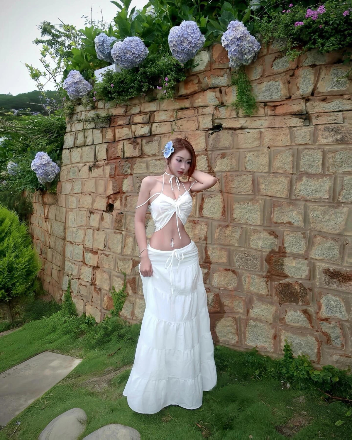 Bé gái mặc bikini sexy nóng bỏng cuốn hút vẻ đẹp tươi trẻ gợi cảm