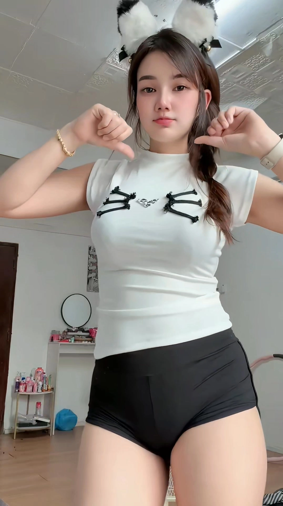 Gái xinh mặc áo vú sexy nóng bỏng cuốn hút hở hang gợi dục mạnh mẽ