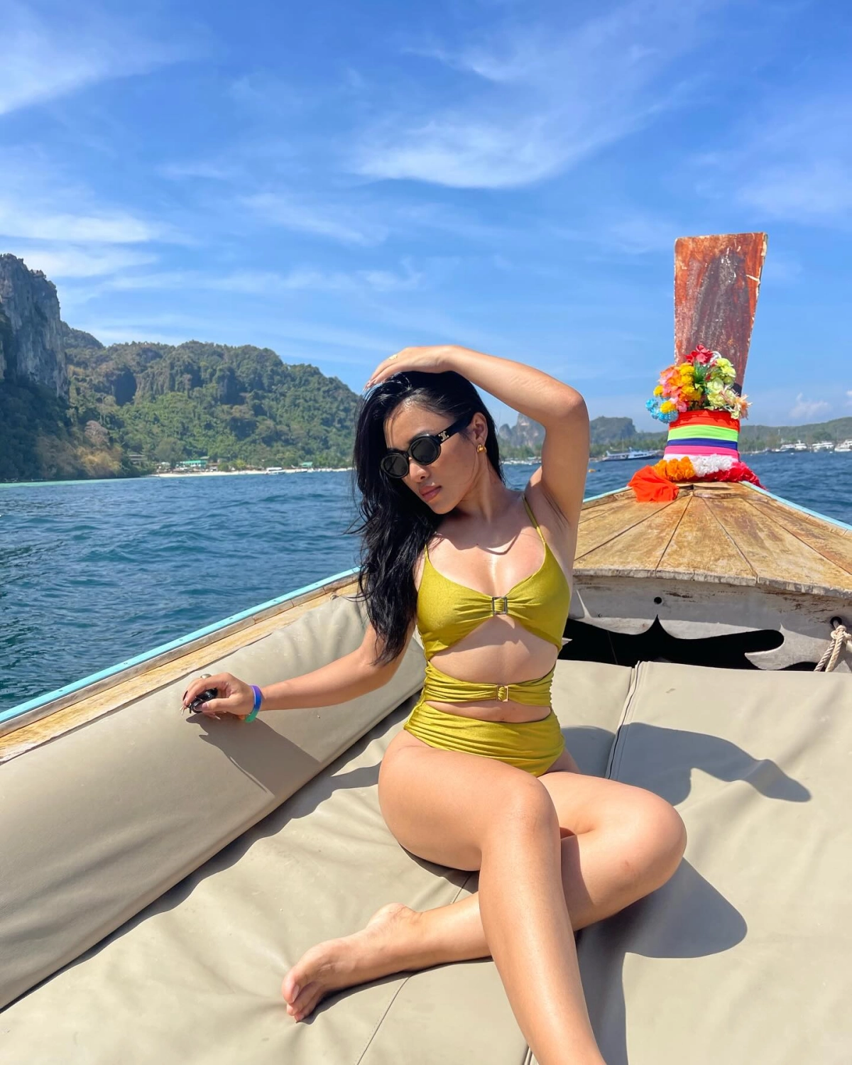 Gái xinh vú to r34 nóng bỏng sexy cuốn hút phong cách rule34 gợi dục