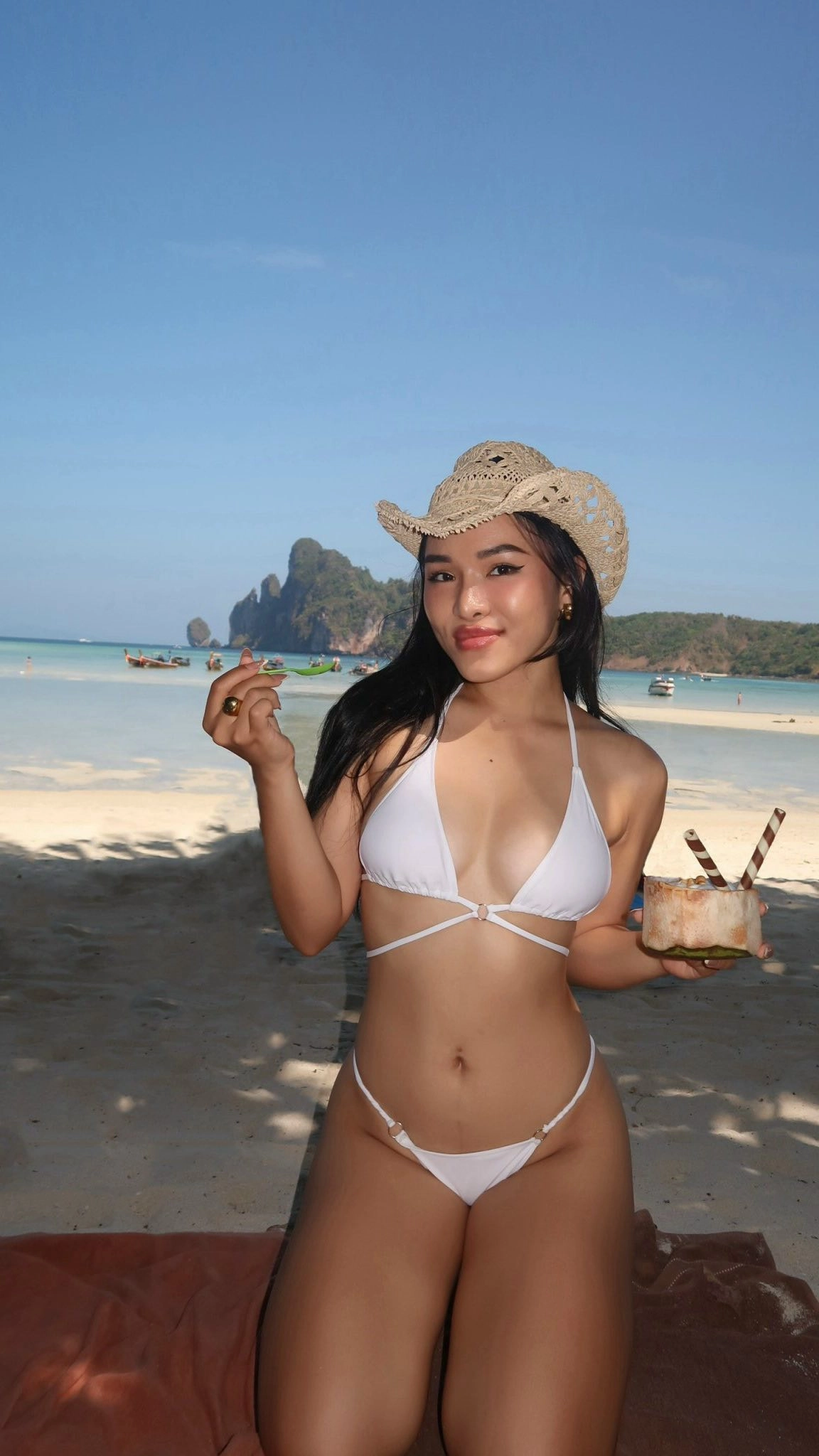 Gái xinh vú to khoe ngực nóng bỏng sexy cuốn hút vòng một bốc lửa