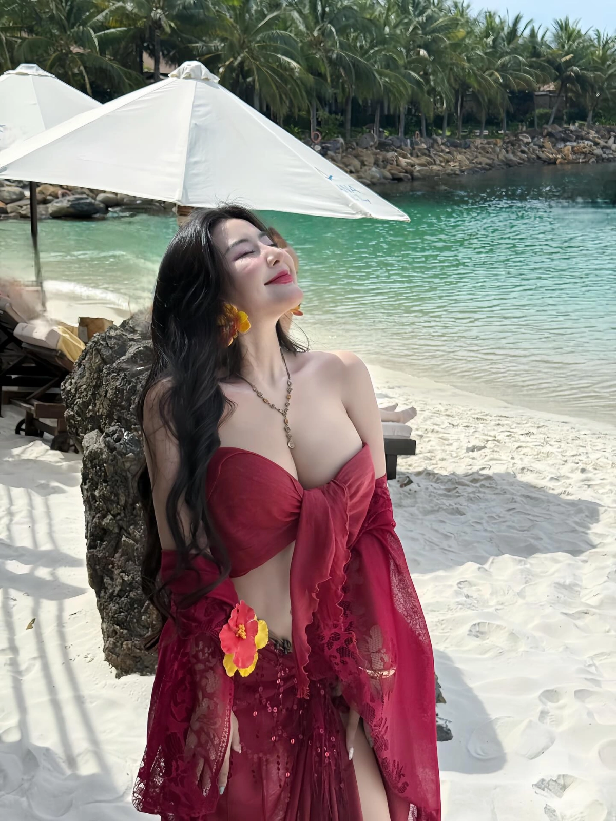 Gái xinh khoe hàng nóng bỏng sexy cuốn hút thân hình quyến rũ mê ly