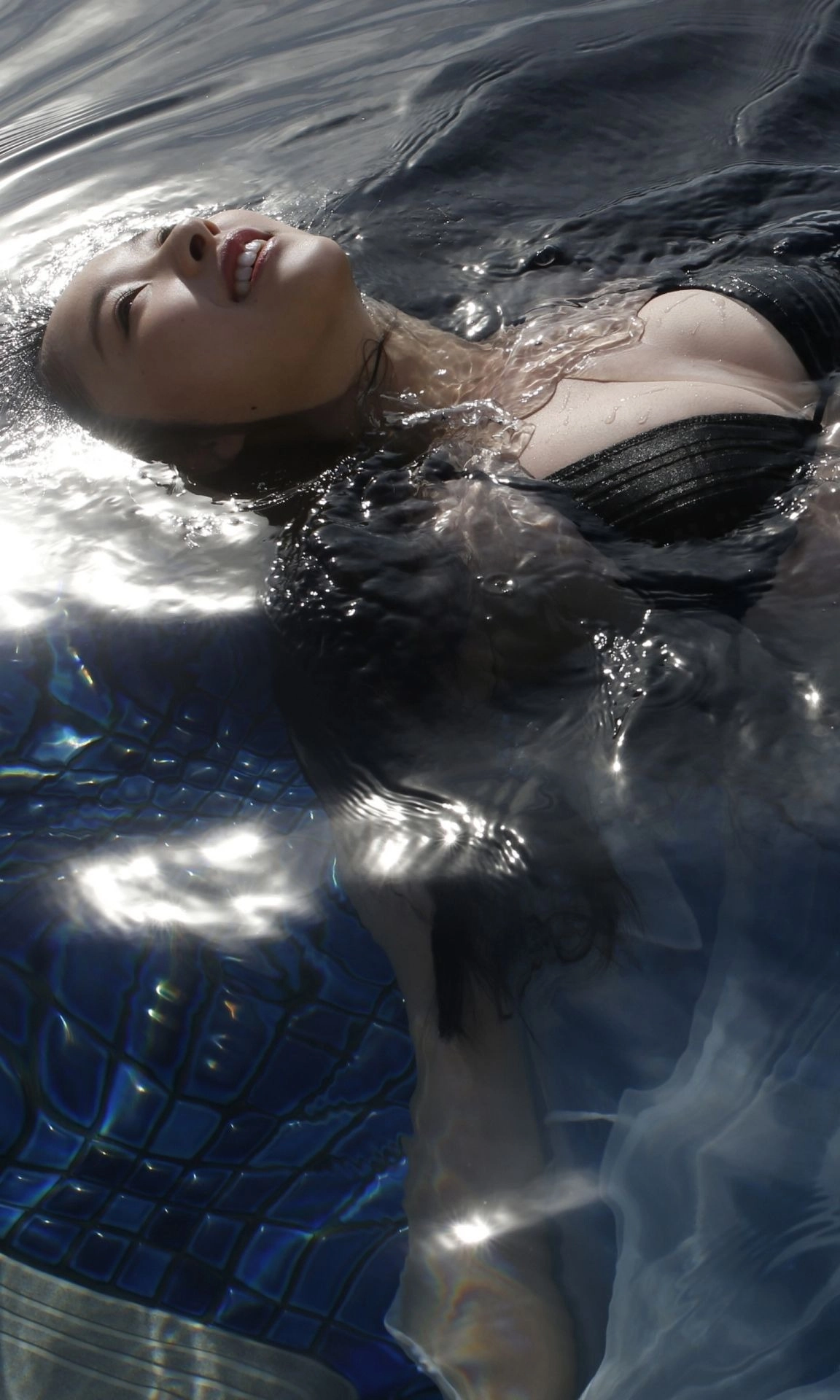 Yui Tsuji khoe sắc đẹp làm say lòng