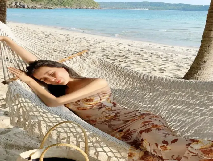Chiêm ngưỡng ảnh Cao Thái Hà với vẻ đẹp cuốn hút và thanh lịch