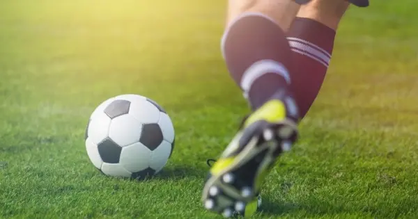 Bí quyết chuyền bóng chuẩn xác giúp kiến tạo bàn thắng dễ