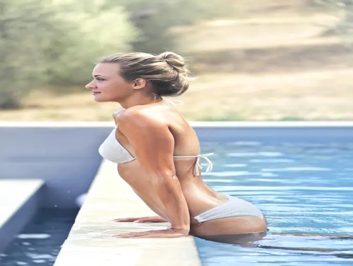 Ảnh con gái sexy tung loạt hình body đồng hồ cát tuyệt mỹ