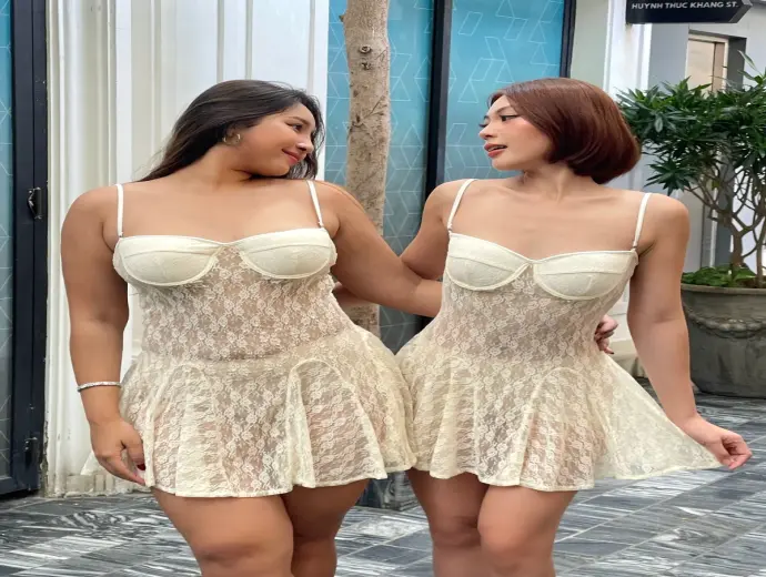 Gái xinh vú to mông to cuốn hút nóng bỏng đầy mê hoặc