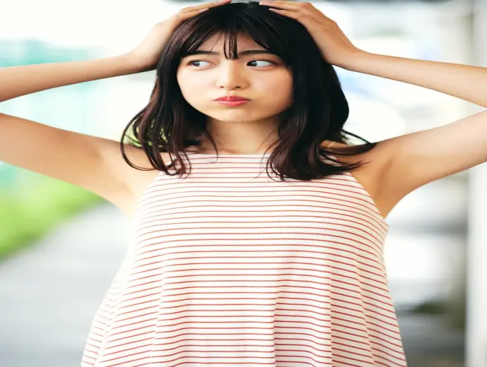 Yoshida Risakura phô diễn body đồng hồ cát đẹp không tì vết