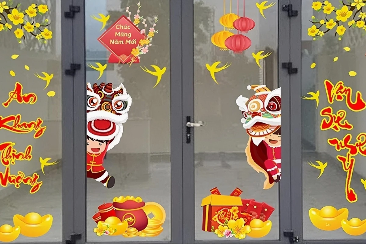 Decal Trang Trí Tết Dán Cửa Kính: Điểm Nhấn Ấm Áp Cho Không Gian Xuân 2026
