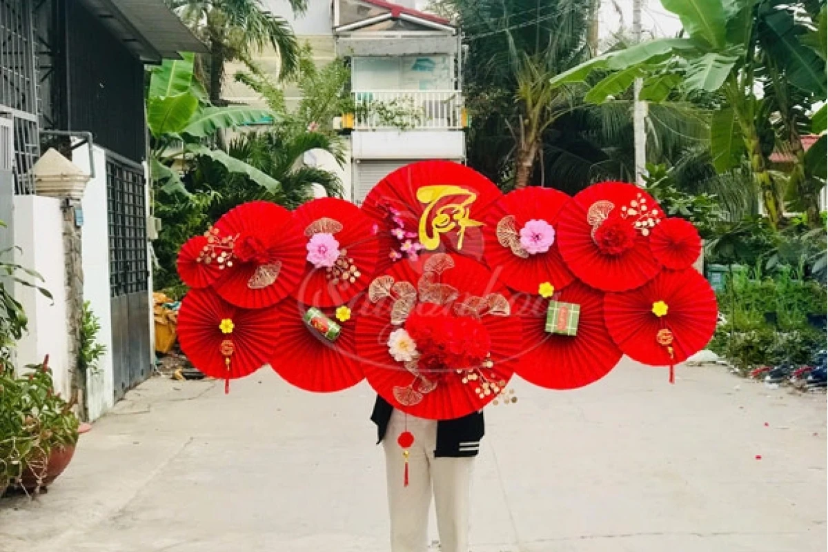 Quạt Tết Trang Trí: Mang Lộc Xuân Về Nhà Năm 2026