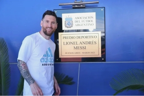 Ảnh Messi cười tươi trong meme