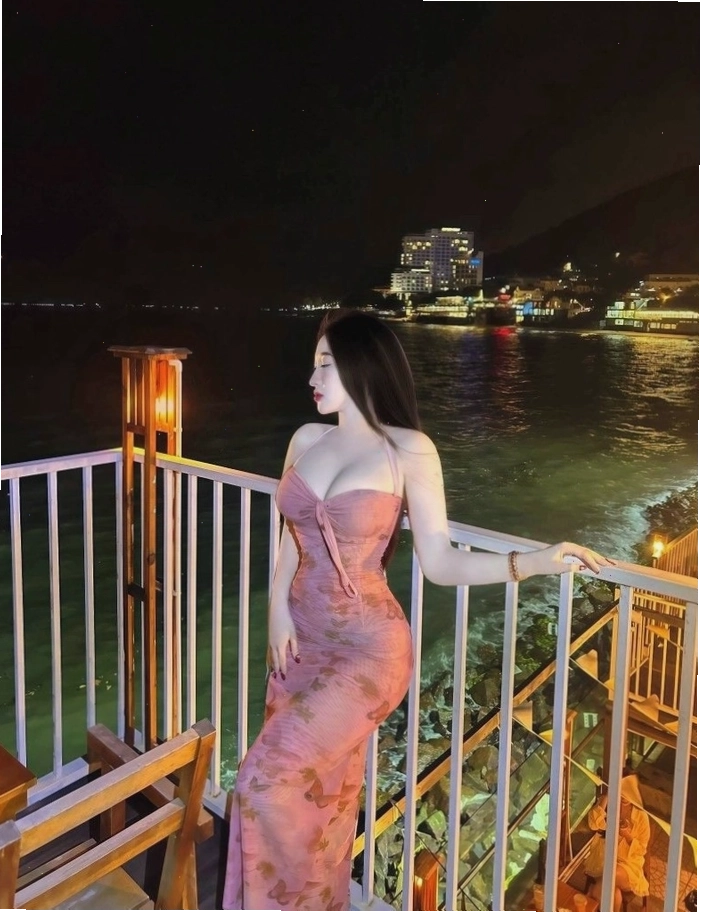 Ảnh nền cô gái xinh phong cách hiện đại, thời thượng