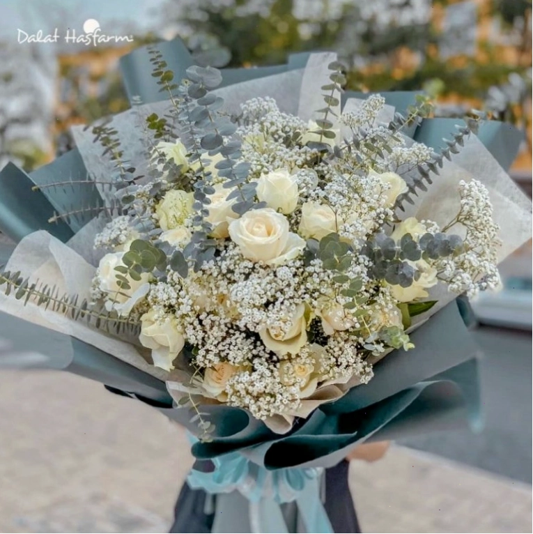 Bó hoa hồng trắng đẹp