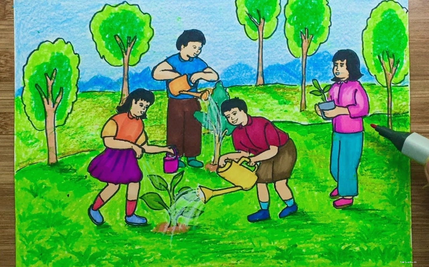 Cả nhà cùng nhau trồng cây bảo vệ môi trường