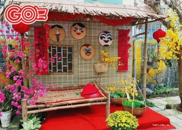 Các loại phụ kiện trang trí Tết phổ biến như bao lì xì, câu đối, cây cảnh