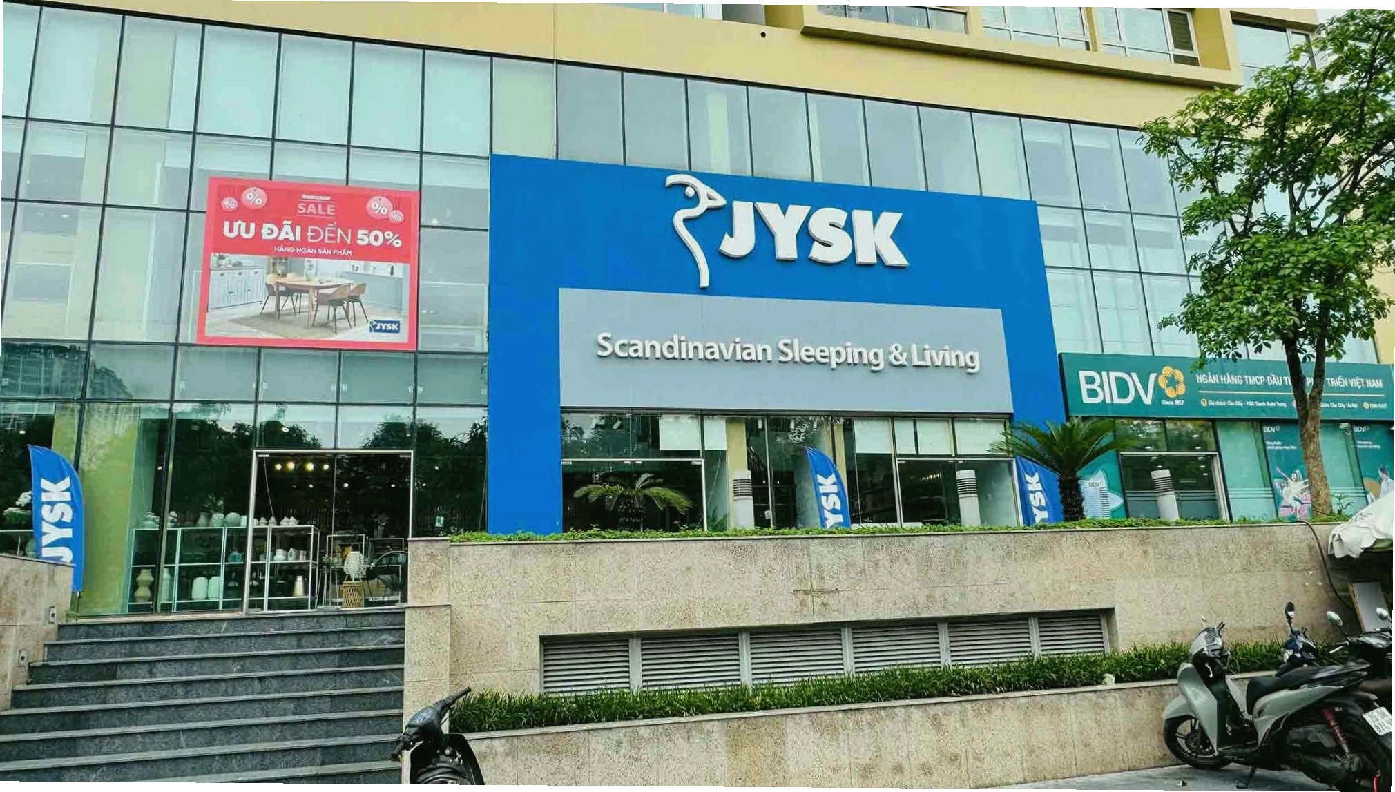Cửa hàng Jysk trưng bày các sản phẩm trang trí nhà cửa