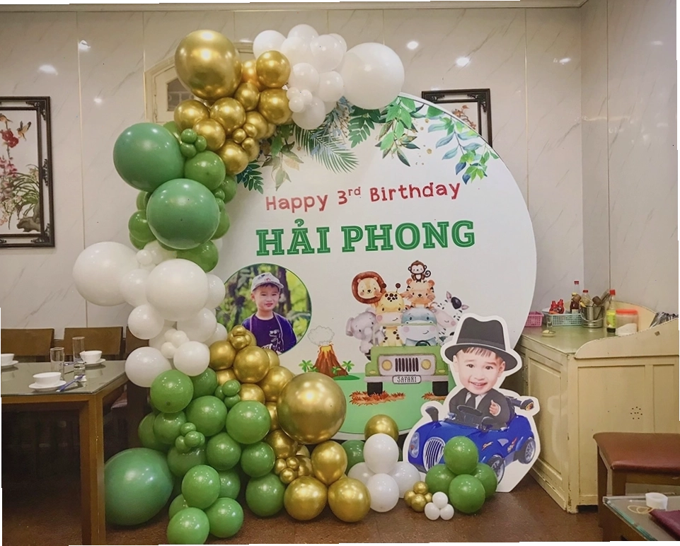 Em bé chibi bé trai với hình ảnh ngộ nghĩnh, phù hợp trang trí tiệc đầy tháng