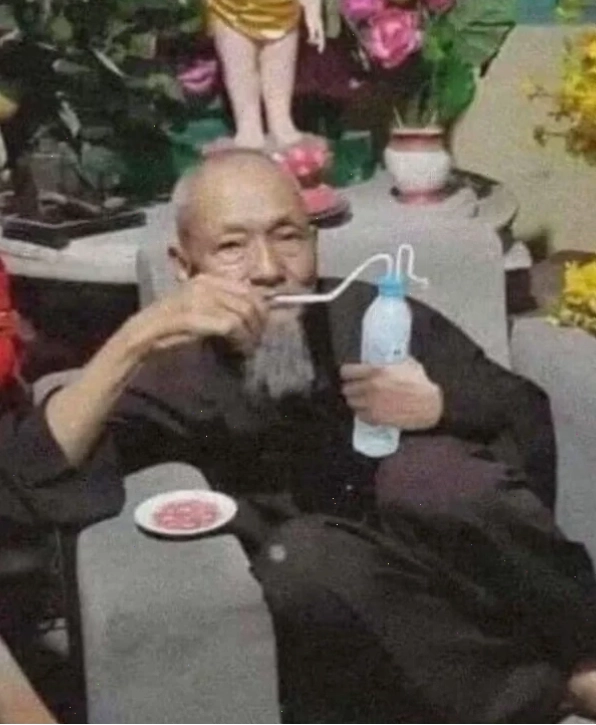 Hình chế thầy ông nội meme