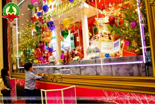 Khu vực bán đồ trang trí Noel tại siêu thị