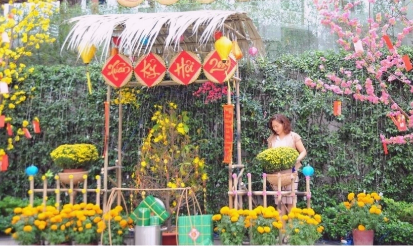 Làm đẹp cổng trại với hình ảnh nồi bánh chưng