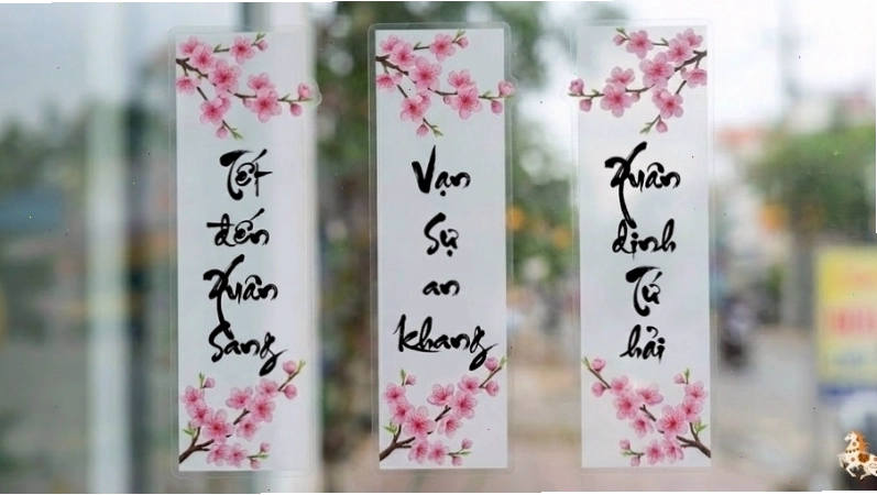 Mẫu decal hoa đào hồng phấn trang trí cửa kính ngày Tết