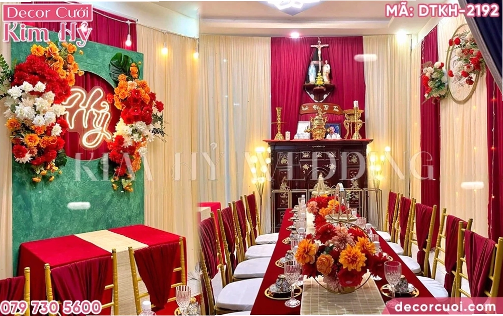 Mẫu gia tiên tone đỏ vàng cho nhà gái có sẵn bàn thờ tổ tiên