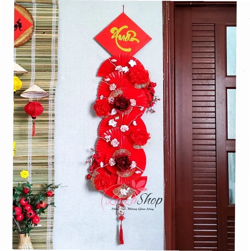 Mẫu quạt giấy đỏ trang trí Tết tại Lala Shop