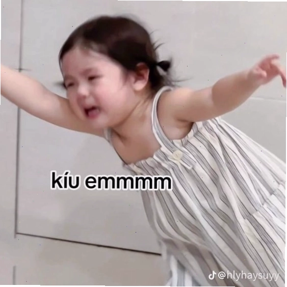 Meme em bé dễ thương với nhiều biểu cảm khác nhau