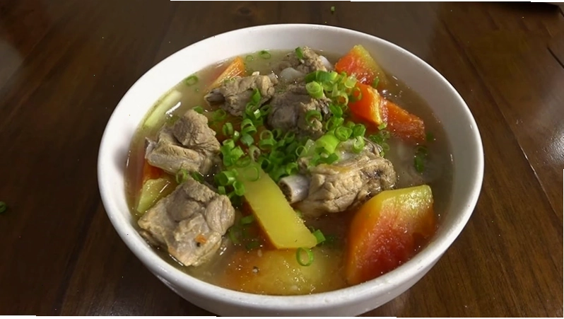 Món canh đu đủ hầm xương
