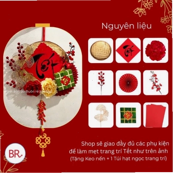Set trang trí Tết với hoa và vật phẩm may mắn