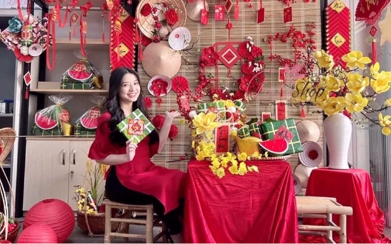 Tạo không gian chụp ảnh check-in cho gian hàng Tết